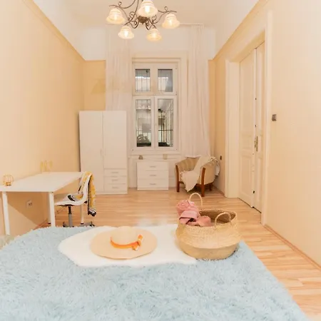 5-room In The Heart Of The Center Near The Synagogue Apartment