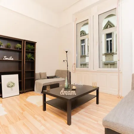 5-room In The Heart Of The Center Near The Synagogue Budapest